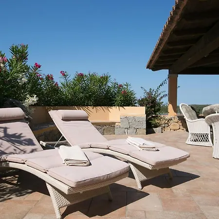 Casa Azzurra, 200 Mt Dal Mare, Bbq, Piscina Condominiale Villa Golfo Aranci